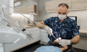 Descoperă 3 beneficii ale protezei dentare (2) jpg
