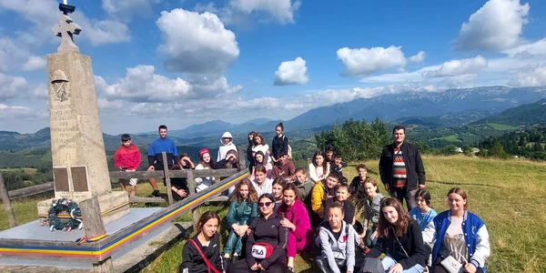 Copii de la țară în excursie FOTO Episcopia Dunării de Jos (7) jpg