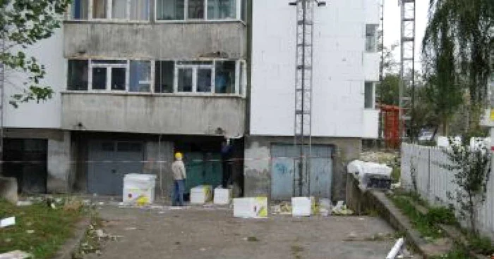 Slatina:Din cauza vremii, Primăria vrea să oprească reabilitarea faţadelor