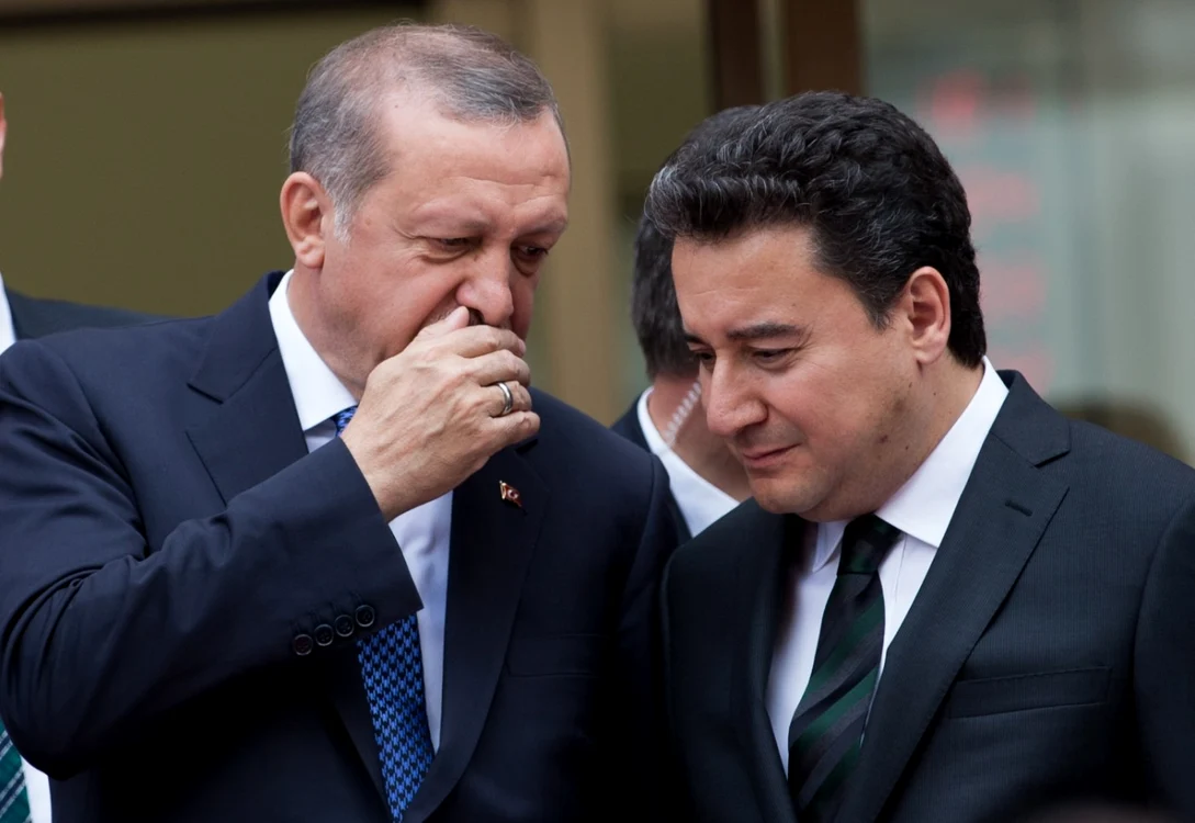 Ali Babacan (dreapta), împreună cu Recep Tayyip Erdogan FOTO EPA-EFE