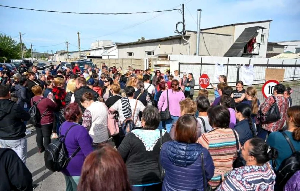 Protest al angajaților de la fabrică Foto: Grupul Civic Luduș