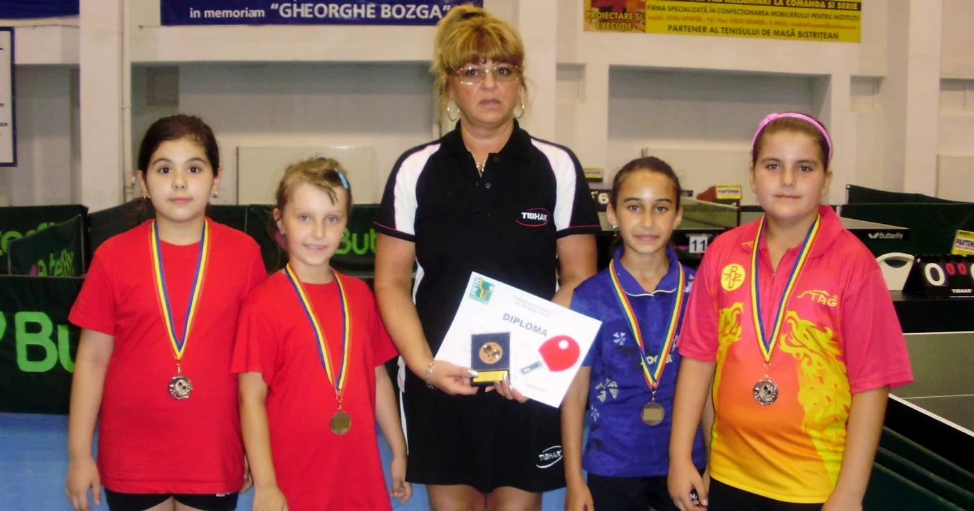 Sportivele şi antrenoarea de l a CSM Giurgiu, mândre de medaliile obţinute