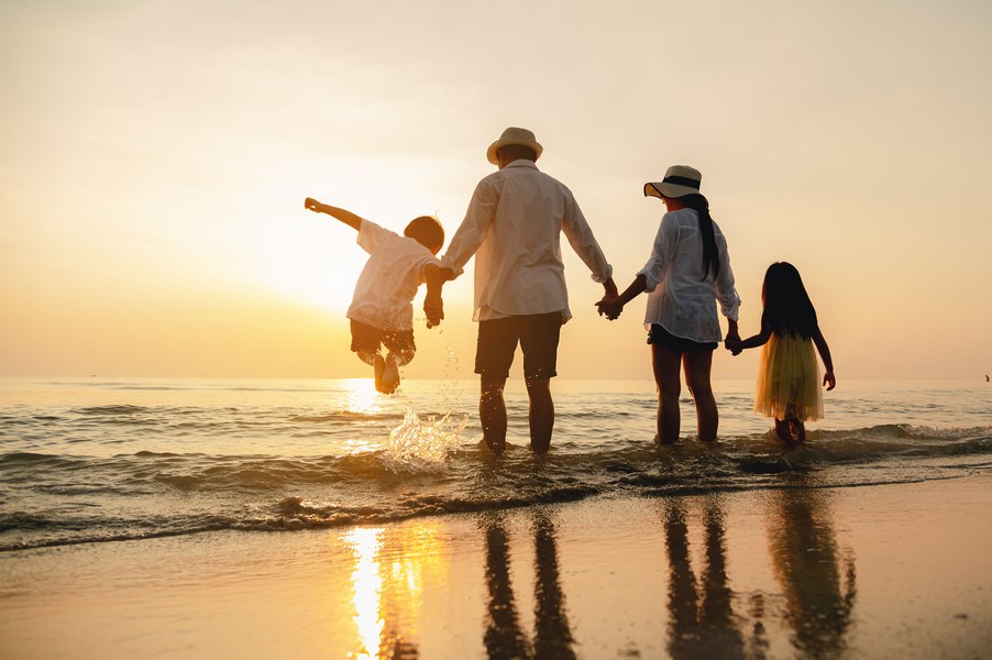 Agenții de turism: Oamenii nu mai au bani. Se mai scumpesc vacanțele, dar cu o cifră, nu ca în 2021-2023