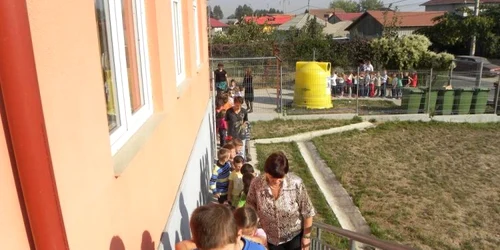 Exerciţii de evacuare în şcoli
