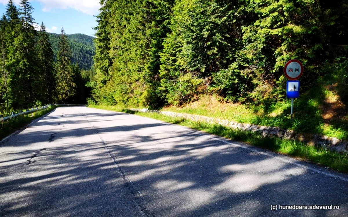La capătul județului Hunedoara, pe DN 66A. Foto: Daniel Guță