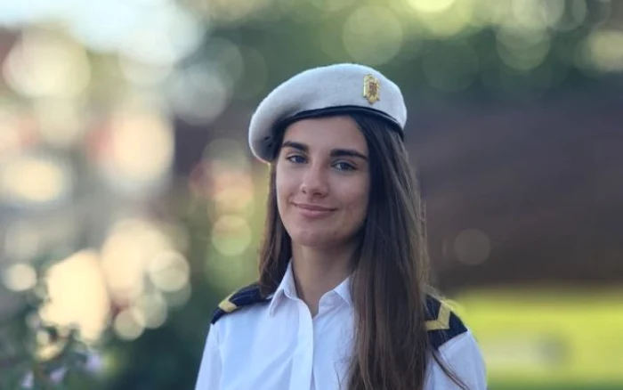 Ana Maria Gafton este șefa de promoție după doar doi ani la Liceul Militar. Foto: facebook