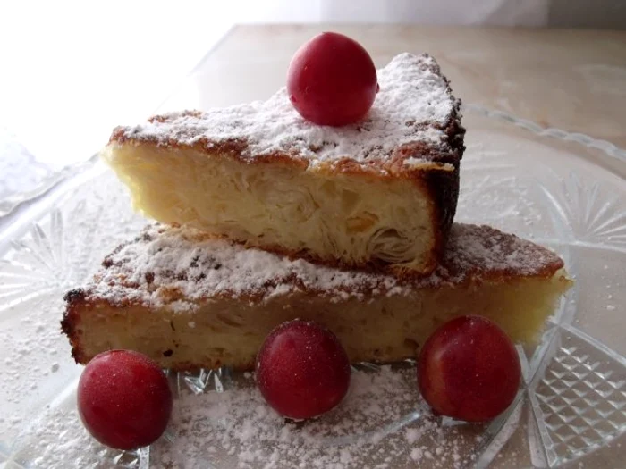 O variantă de plăcintă cu smântână FOTO bucataras.ro