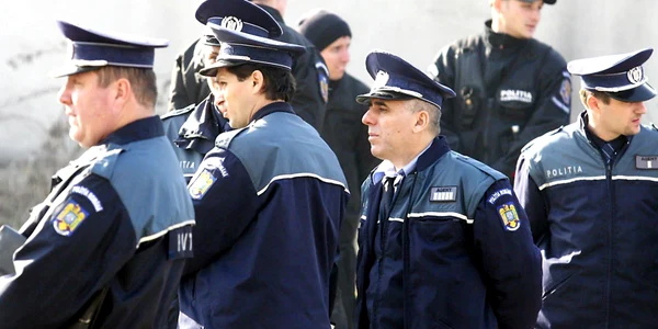 Sunt foarte buni poliţiştii în prevenirea infracţiunilor, sau foarte slabi în prinderea infractorilor