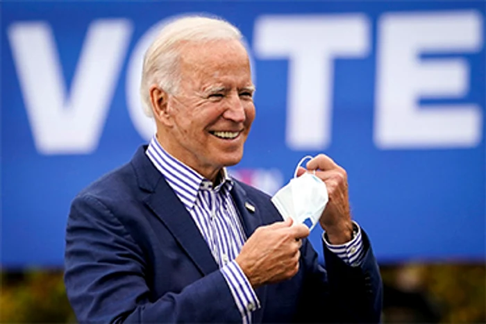 Democratul Joe Biden promite vaccinuri COVID-19 gratuite pentru toţi americanii