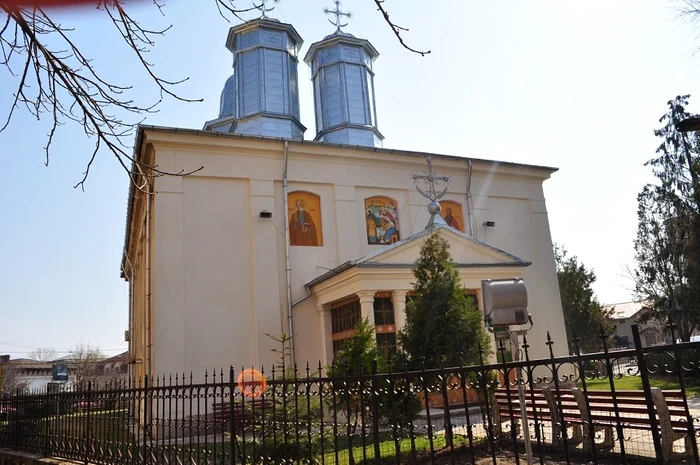 FOTO: bisericagrecibuzau.blogspot.com