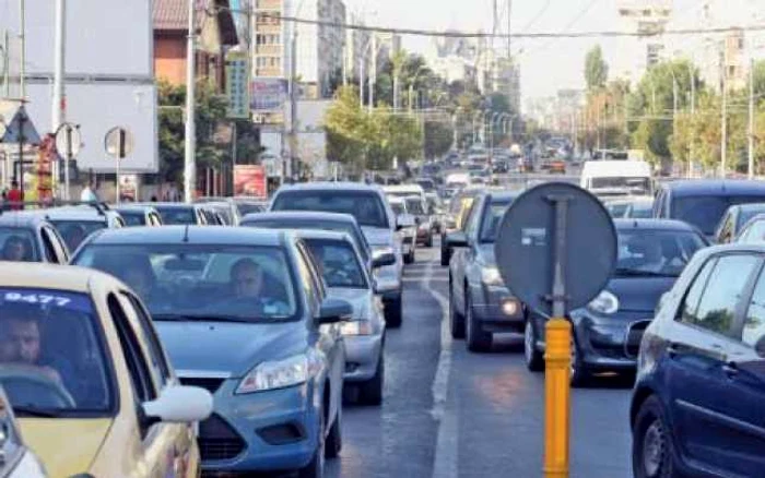Bucureştenii s-au folosit de maşini ca în orice altă zi