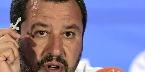 Matteo Salvini cruce FOTO AFP