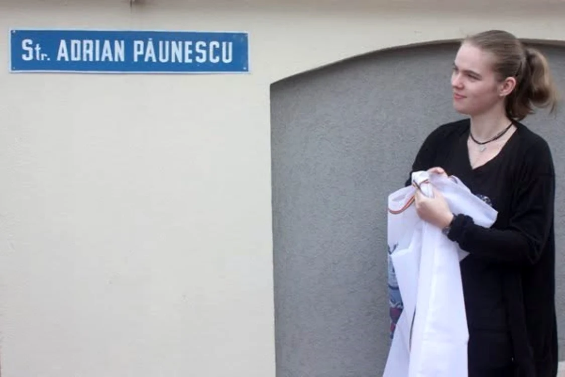 Multe şcoli şi străzii din România poartă numele poetului Adrian Păunescu. FOTO: Facebook