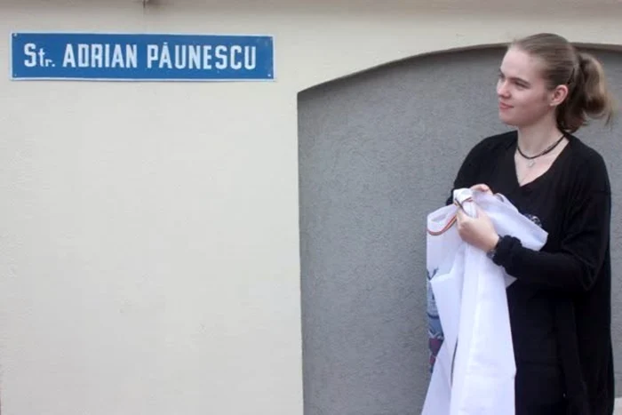 Multe şcoli şi străzii din România poartă numele poetului Adrian Păunescu. FOTO: Facebook