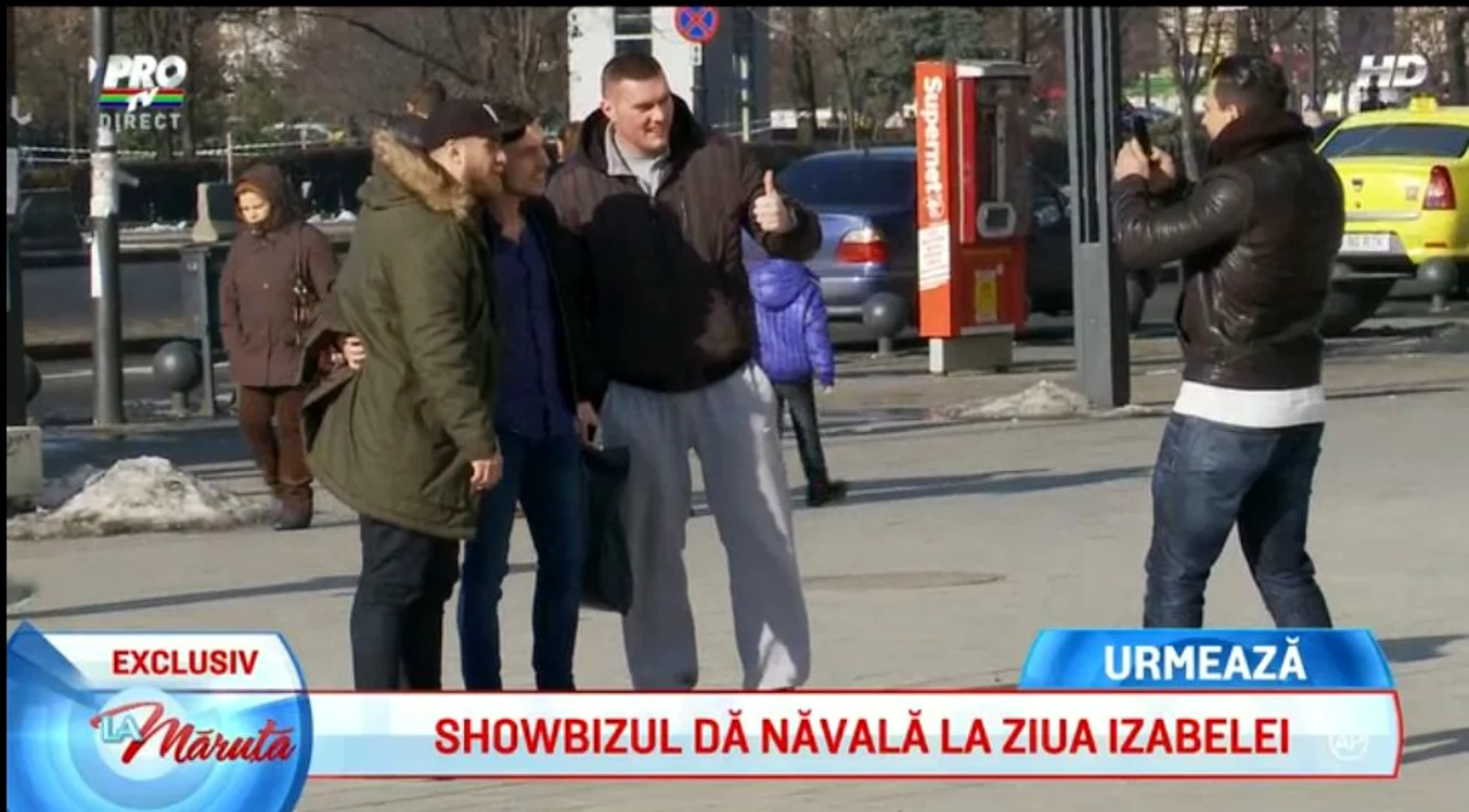 Cei trei au făcut o poză cu Edy şi au stat de vorbă