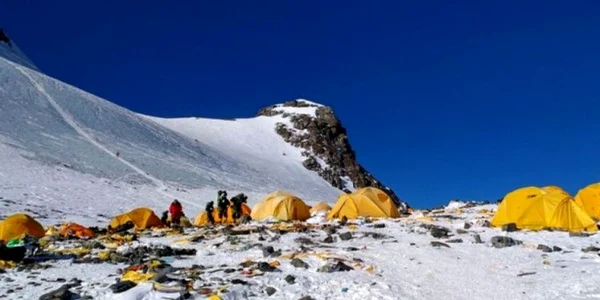 cadavre everest