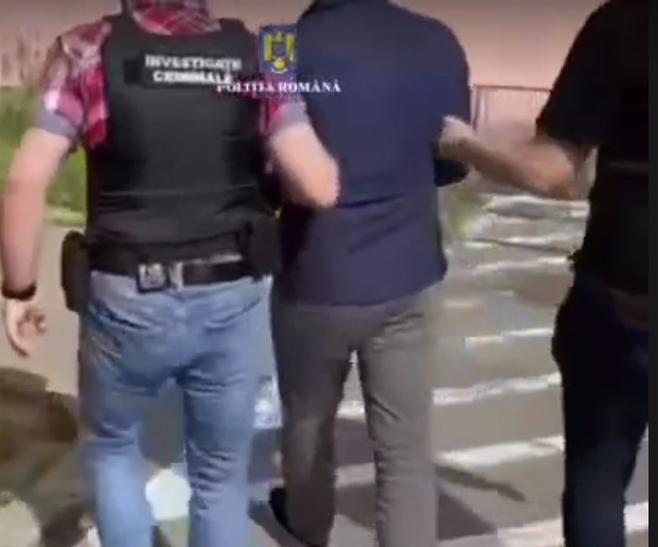 „Ofițerul” care păcălea oamenii că are apartamente de închiriat. Dispărea cu avansul primit VIDEO