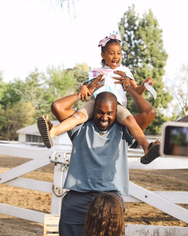 2 kanye west profimedia 0421834601 jpg jpeg