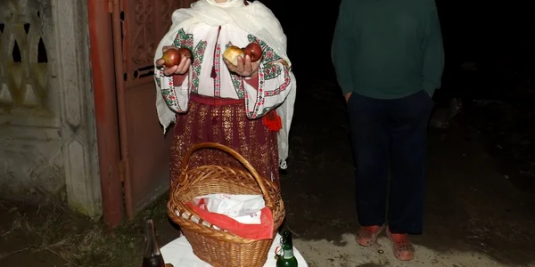 gazde crainici colindat FOTO Corina Macavei 