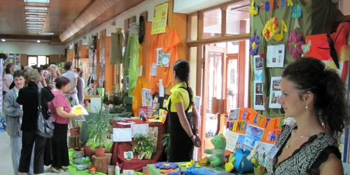 Grădiniţele din oraş şi-au expus oferta educaţională la Casa de Cultură