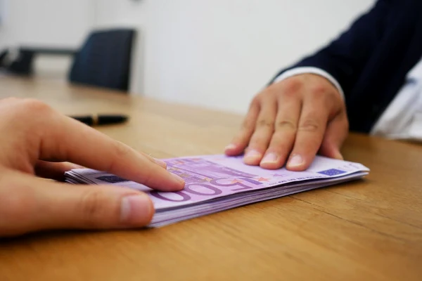 Doar 1% dintre cererile IMM Invest au fost eligibile pentru credite garantate