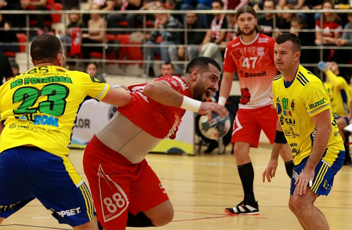 
    Dinamo și Potaissa Turda ocupă primele două locuri în Liga ZimbrilorFoto: Marian Burlacu  
