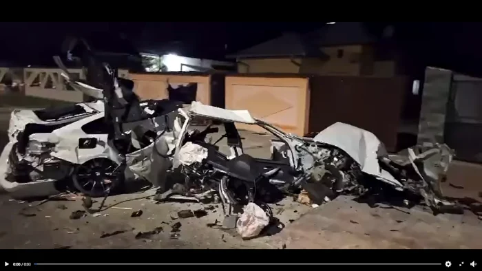 Accident mortal în Argeș, din cauza vitezei. Mașina a ajuns un morman de fiare - Captură Video