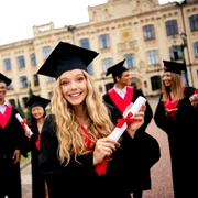 Tineri absolvenți FOTO Shutterstock 