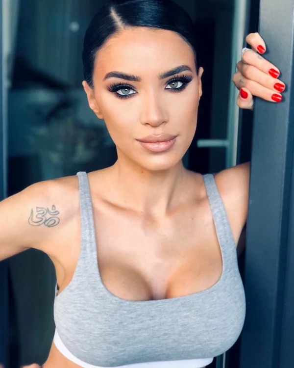 
    Adelina Pestritu  