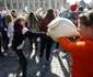 International Pillow Fight Bucharest - Bataie cu perne foto david muntean 2