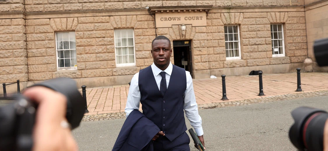 Benjamin Mendy părăsește Curtea din Chester, după o nouă audiere. Foto EPA EFE