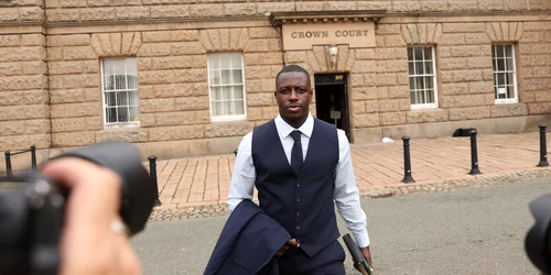 Benjamin Mendy părăsește Chester Crown Court din Chester Marea Britanie FOTO EPA EFE