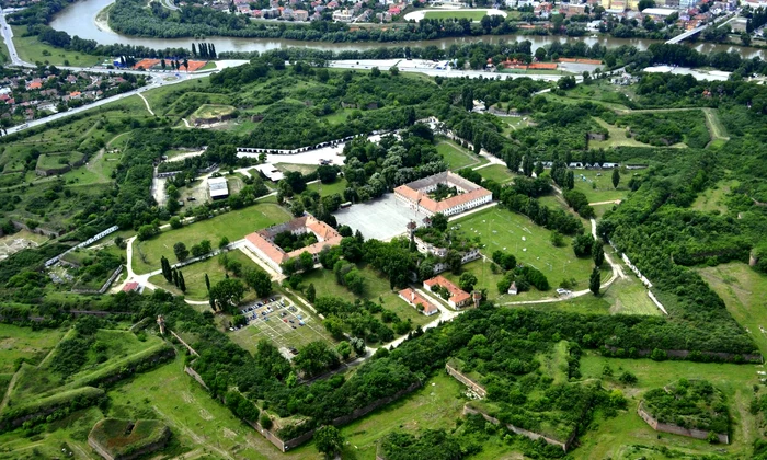 Cetatea Aradului ansamblu jpg