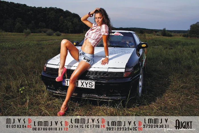 Calendarul «Racing Curves» 2012