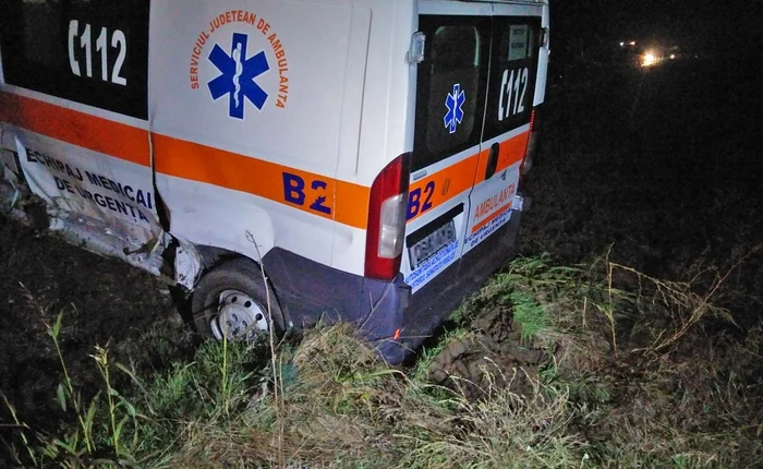 Autospeciala a fost distrusă de furia sătenilor