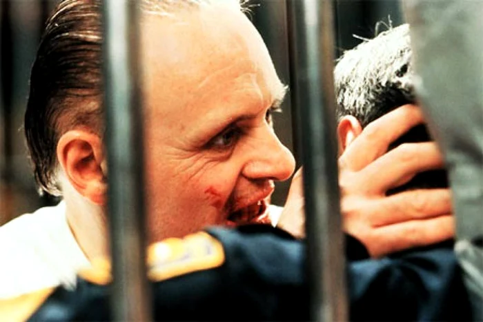 Anthony Hopkins interpretând personajul Hannibal Lecter în filmul Tăcerea mieilor/ FOTO: Arhiva