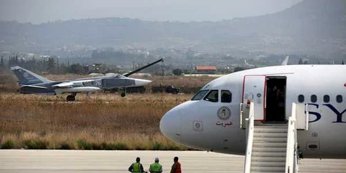 avion militar rusesc su-24 m decolează de la baza aeriana Hmeymim  în octombrie 2015 foto EPA EFE