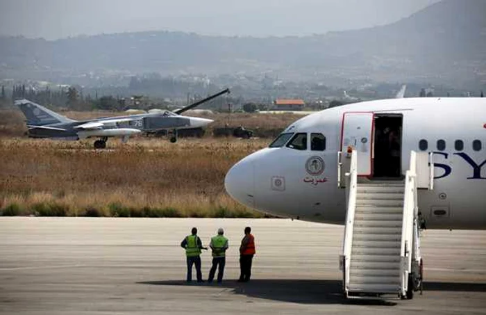 Un bombardier rusesc SU-24M decolează de a baza aeriana avion Hmeymim  în octombrie 2015 Foto EPA EFE (ARHIVA)