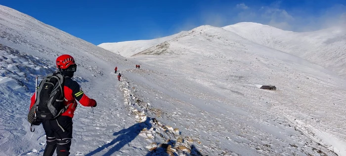 Salvamontistii gorjeni îl caută pe jandarmul care a căzut în munți Foto: Salvamont Gorj