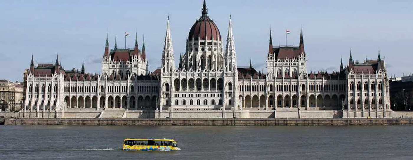 Autocarele amfibie - amfibus River Ride din Budapesta - Ungaria pe Dunăre Foto wikimedia org