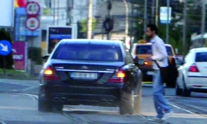 Goneşte pe trecerea  de pietoni jpeg