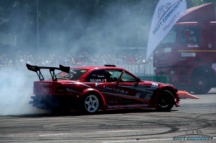 
    Primul eveniment oficial de drift al anului, pe 23-24 aprilie în Piaţa Constituţiei din CapitalăFoto Click!  