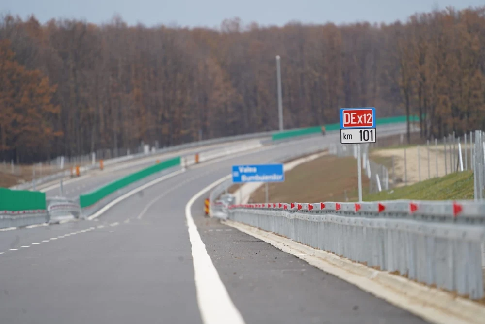 Drumurile expres din România, la standarde superioare. Vor avea benzi de urgență și alveole pentru opriri