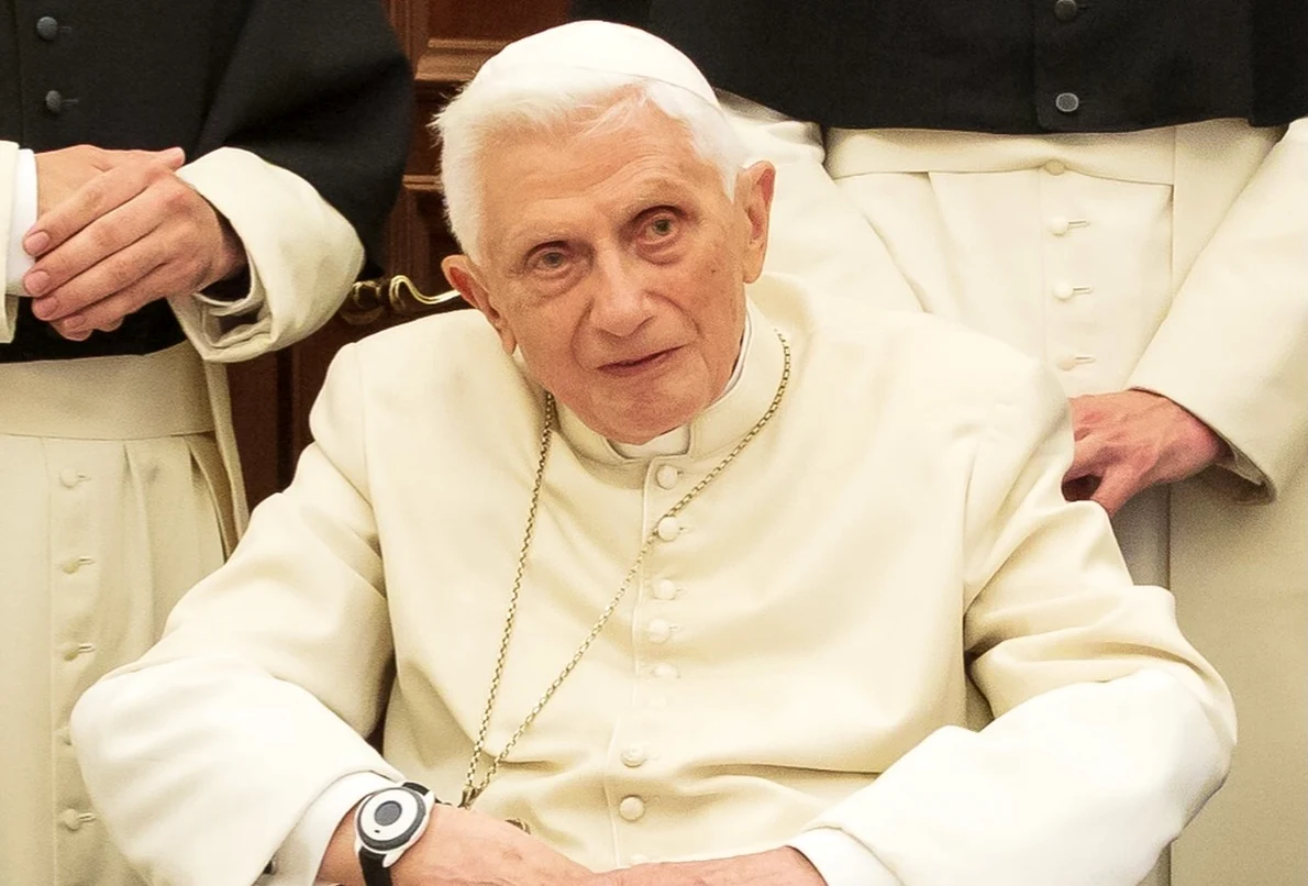 Papa emerit Benedict al XVI-lea (© H. Elvir Tabakovic, Can. Reg. / Propstei St. Michael, Paring / Wikimedia Commons)