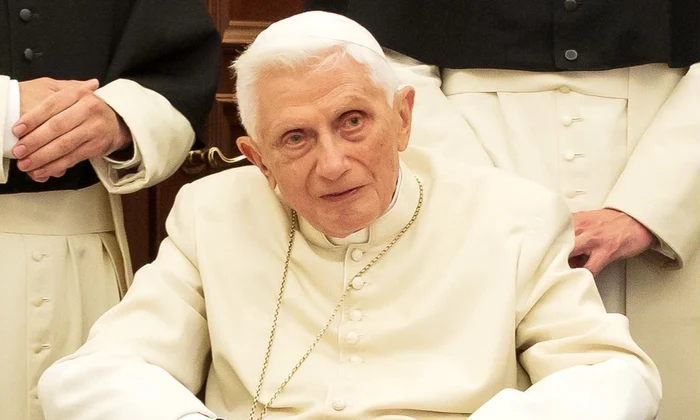 Papa emerit Benedict al XVI-lea (© H. Elvir Tabakovic, Can. Reg. / Propstei St. Michael, Paring / Wikimedia Commons)