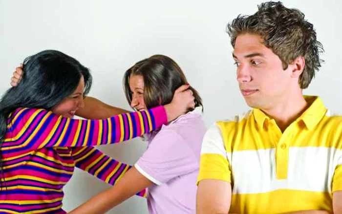 Scandalurile şi întâmplările nefericite din viaţa altora ne ajută să ne depăşim mai uşor propriile probleme FOTO Shutterstock