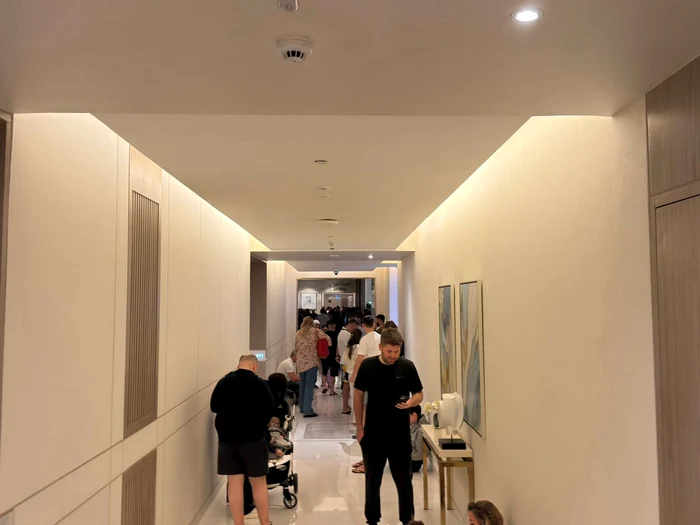 Turiști blocați în hotel FOTO Facebook/ Adrian Dragomir