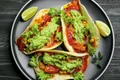 tacos cu carne si guacamole jpg