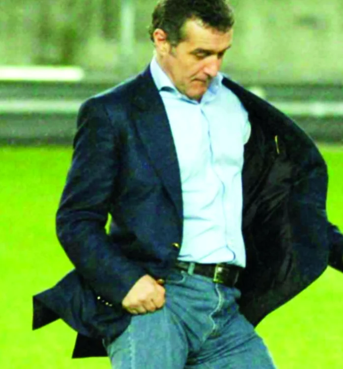 
    "N-am dormit toată  noaptea după meciul cu Mediaş. Eu te las, te las, dar când nu merge treaba, bag eu vaselină la maşinărie.” Gigi Becali, patron Steaua  