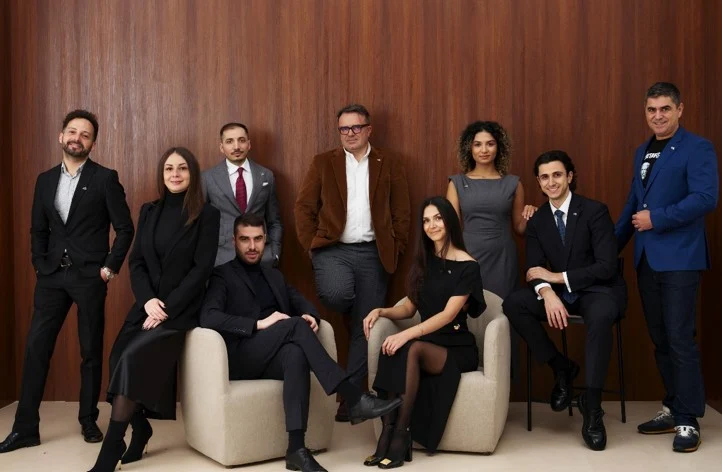 Asociația „Cred în România” anunță o nouă echipă de conducere formată din șase directori de departament